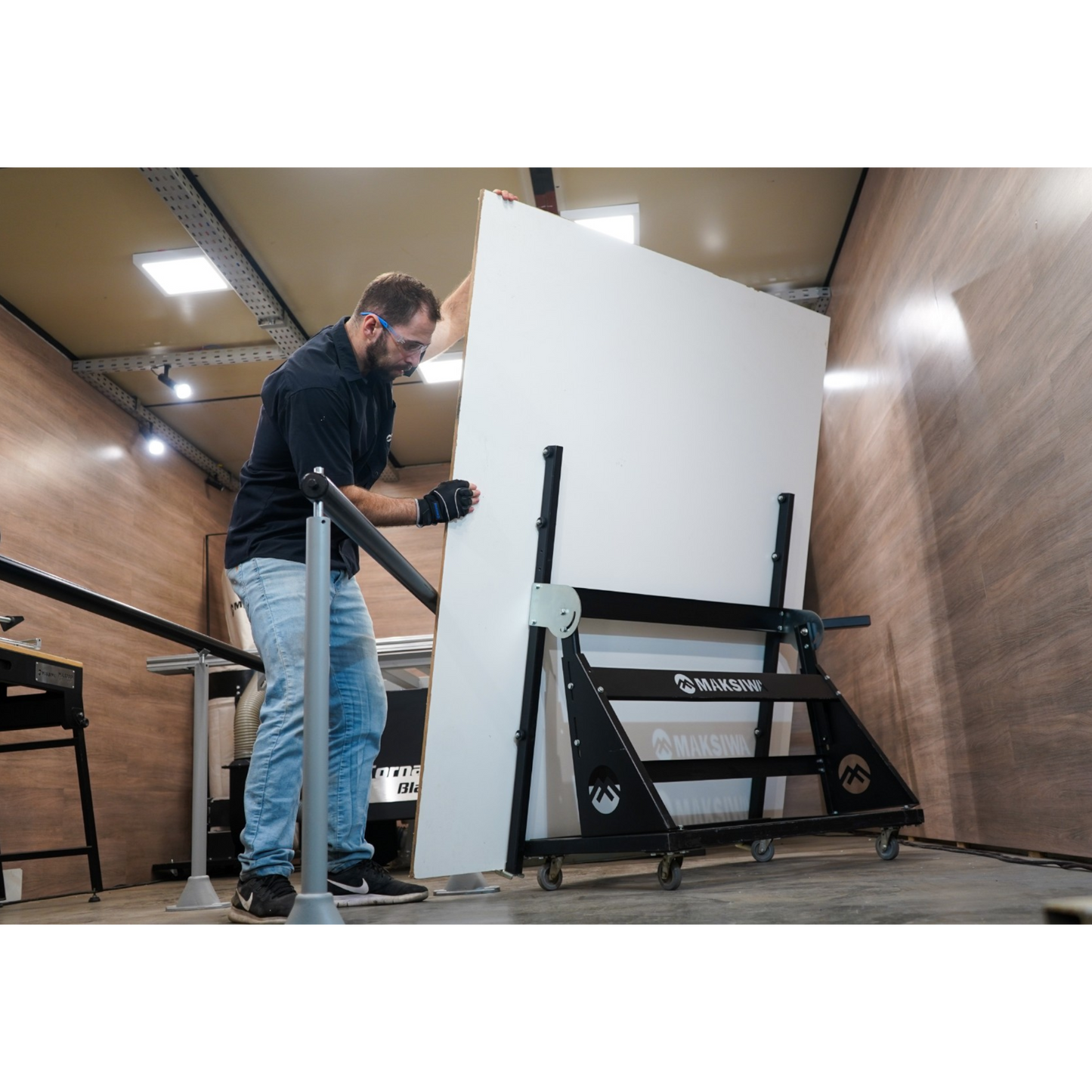 Maksiwa Panel Carrier TC3000